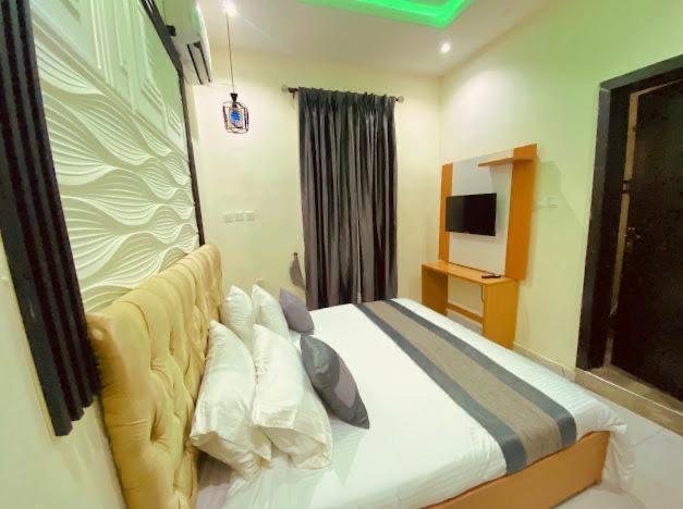 West Wing Hotel Lagos Dış mekan fotoğraf