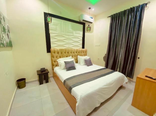West Wing Hotel Lagos Dış mekan fotoğraf