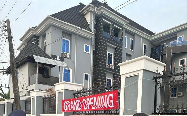 West Wing Hotel Lagos Dış mekan fotoğraf